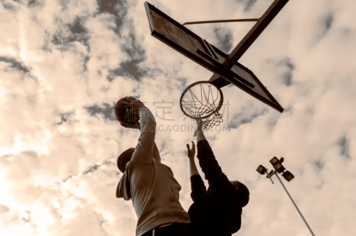 一家中餐馆在哈兰德光顾后推出同名套餐，包含烧鸭、叉烧及脆皮烧肉