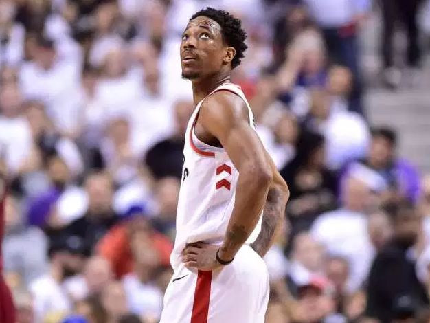 场上的拼搏 场上的拼搏